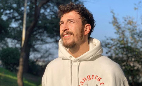 Survivor Berkan Karabulut mesleği ne, kaç yaşında? Survivor ünlüler takımında yer alan Berkan Karabulut kimdir?