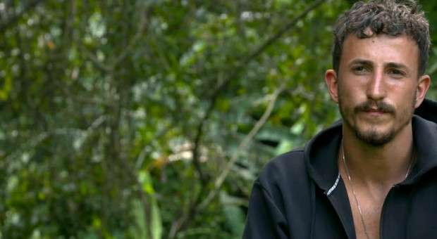 Berkan Karabulut kimdir ve kaç yaşında? 2020 Survivor ünlüler takımı Berkan Karabulut boyu kaç, aslen nereli ve mesleği ne?