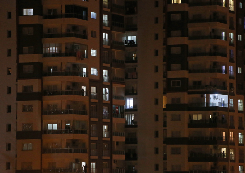 Son Dakika Haberi: Sağlıkçılara alkış desteği 3.günde devam etti