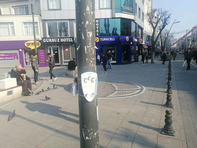 Şoke eden coronavirüs fırsatçılığı! Vatandaşa ayrılan dezenfektanı çaldılar!