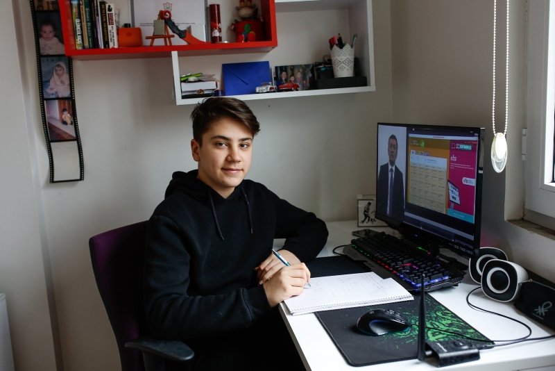 EBA TV canlı yayın izle: 25 Mart TRT EBA TV 3. ders anlatımı izle ve frekans ayarları! Uzaktan eğitim hangi kanalda? EBA canlı yayın ve öğrenci girişi...