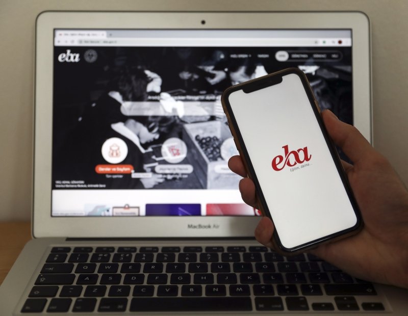 TRT EBA TV canlı izle! 25 Mart TRT EBA TV ilkokul, ortaokul, lise uzaktan eğitim dersleri canlı yayın izle ve frekans ayarları yapma