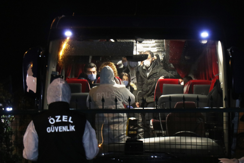 Son dakika haberi: Türkiye’de corona virüsü ne zaman biter? Virüsten korunmanın iki yolu! Uzman isimler flaş açıklama