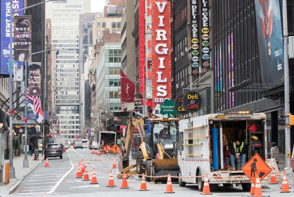 ABD’de ’coronavirüs’ kabusu: New York’un göbeğinde geçici morglar oluşturuldu