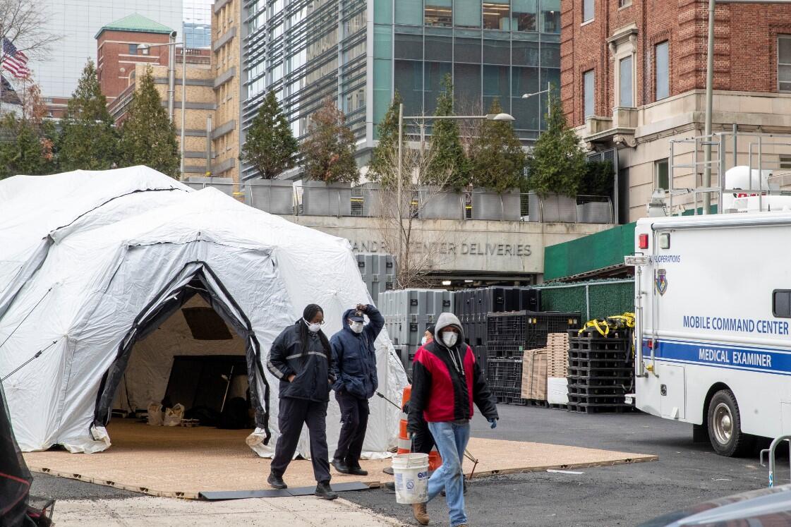ABD’de ’coronavirüs’ kabusu: New York’un göbeğinde geçici morglar oluşturuldu