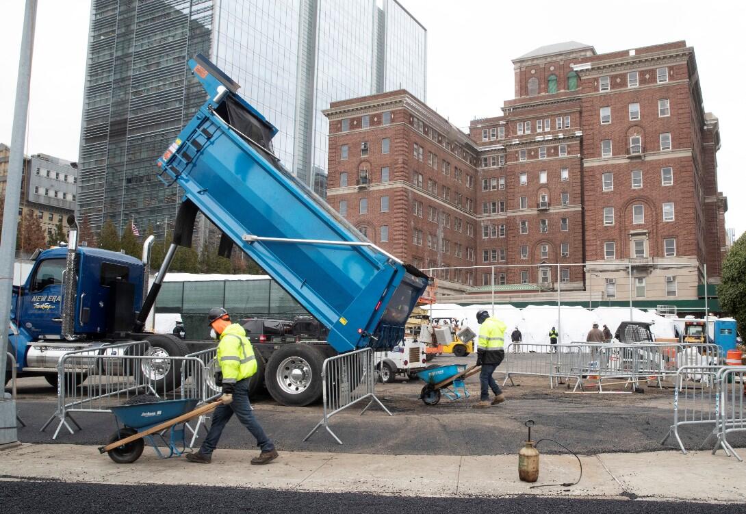 ABD’de ’coronavirüs’ kabusu: New York’un göbeğinde geçici morglar oluşturuldu