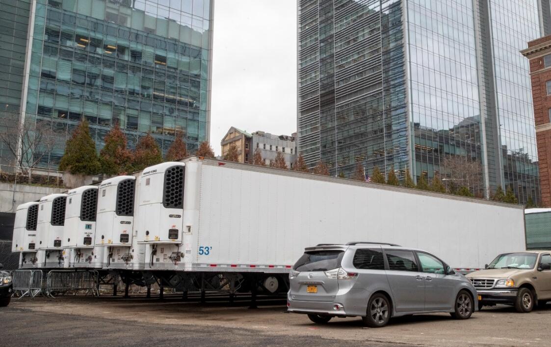 ABD’de ’coronavirüs’ kabusu: New York’un göbeğinde geçici morglar oluşturuldu