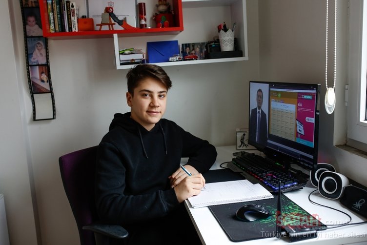 EBA TV canlı yayın izle 1 Nisan 2020: TRT EBA TV frekans ayarları ile ilkokul, ortaokul, lise ders anlatımı canlı yayın izleme ekranı