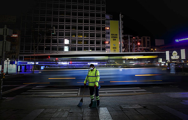 Sokağa çıkma yasağı hakkında yeni açıklama geldi! Son dakika haberi: 18 ile 20 yaş arasındakiler...