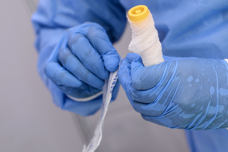 Son dakika... Bilim Kurulu üyesi Yamanel: Coronavirüse 8 metre yeter!