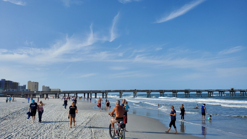 Son Dakika Haberi: ABD’deki bu görüntüler tepkiye neden oldu! Florida’da plajlar açıldı ve...