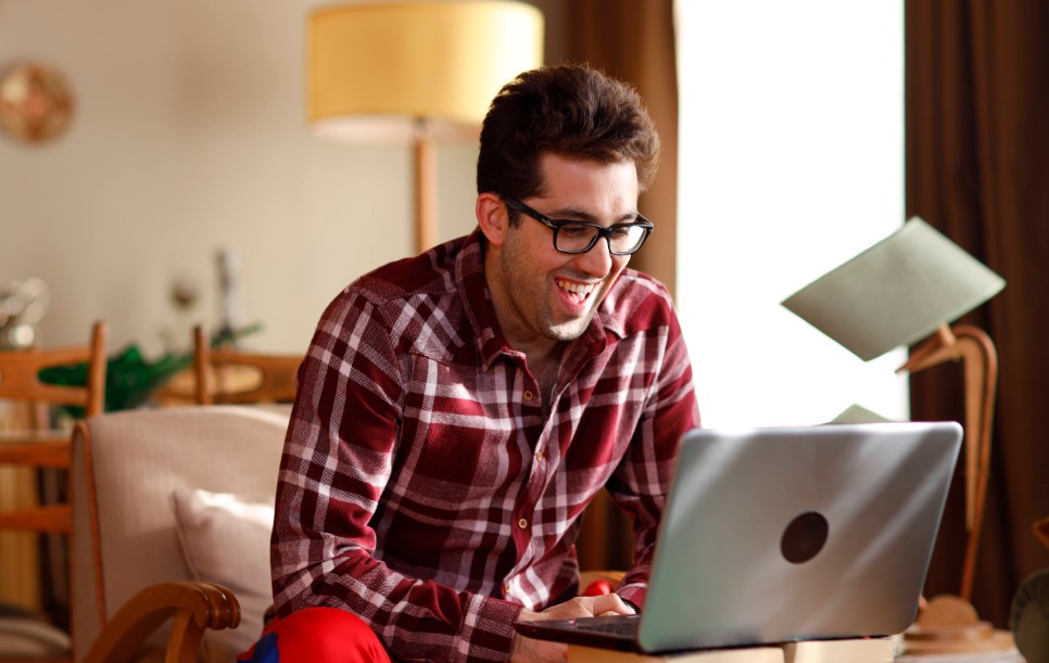 Tutunamayanlar Çevrimiçi ilk bölüm ile bu akşam ekranlarda! Tutunamayanlar Çevrimiçi ilk bölüm fragman!