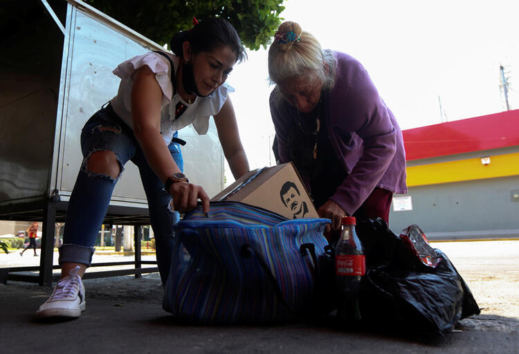 Son dakika: Corona virüs bunu da gösterdi!  El Chapo’nun kızı yardım dağıttı