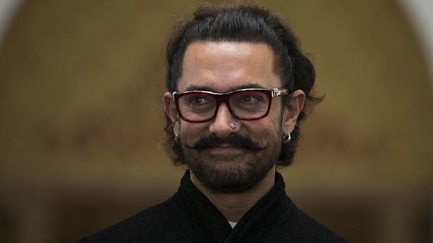 SON DAKİKA: Hindistanlı oyuncu Aamir Khan’dan inanılmaz yardım! 1 kilo unun içinde 15 bin rupi çıktı