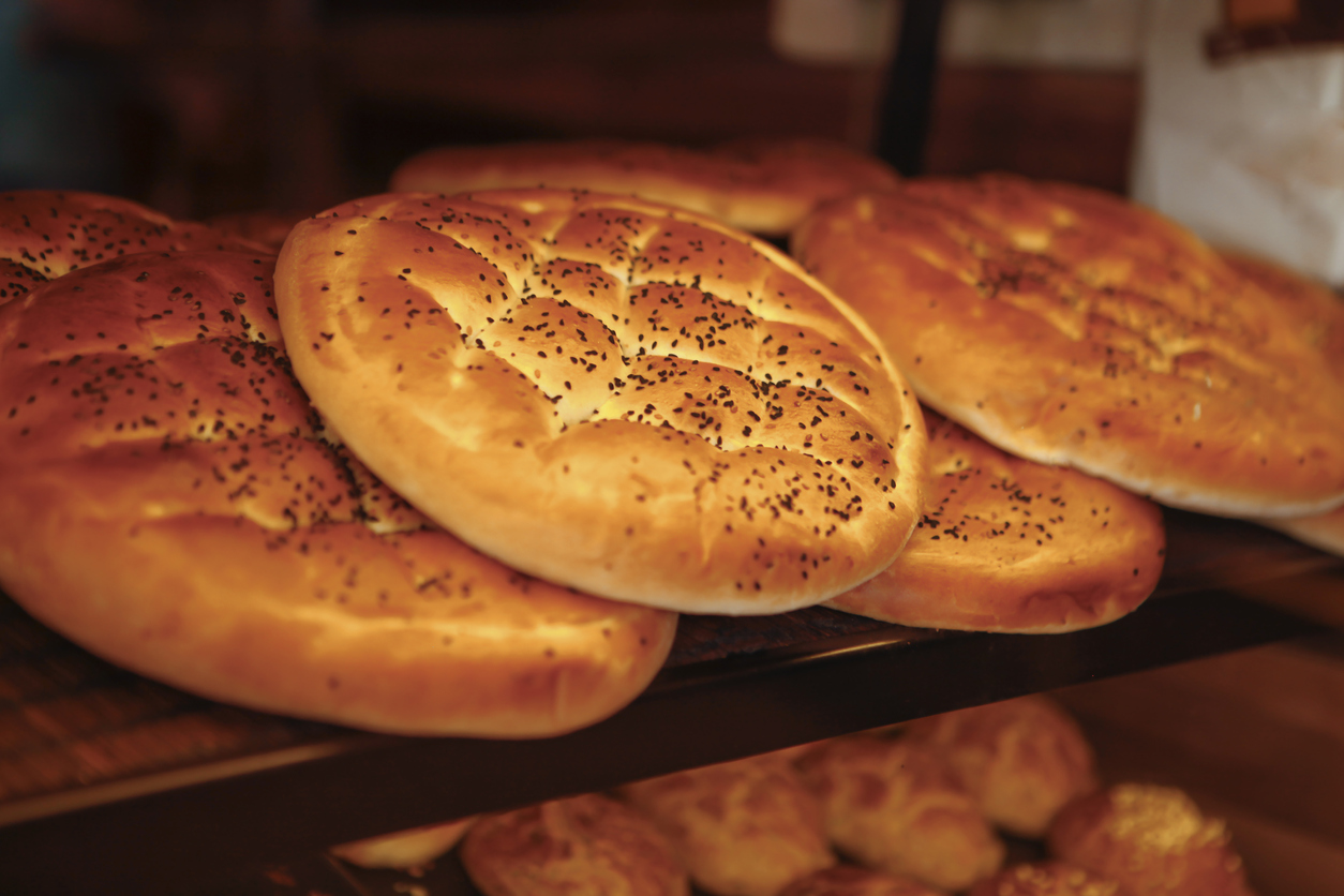 Evde Ramazan pidesi ev yapımı tarifi ve malzemeleri! Ramazan pidesi