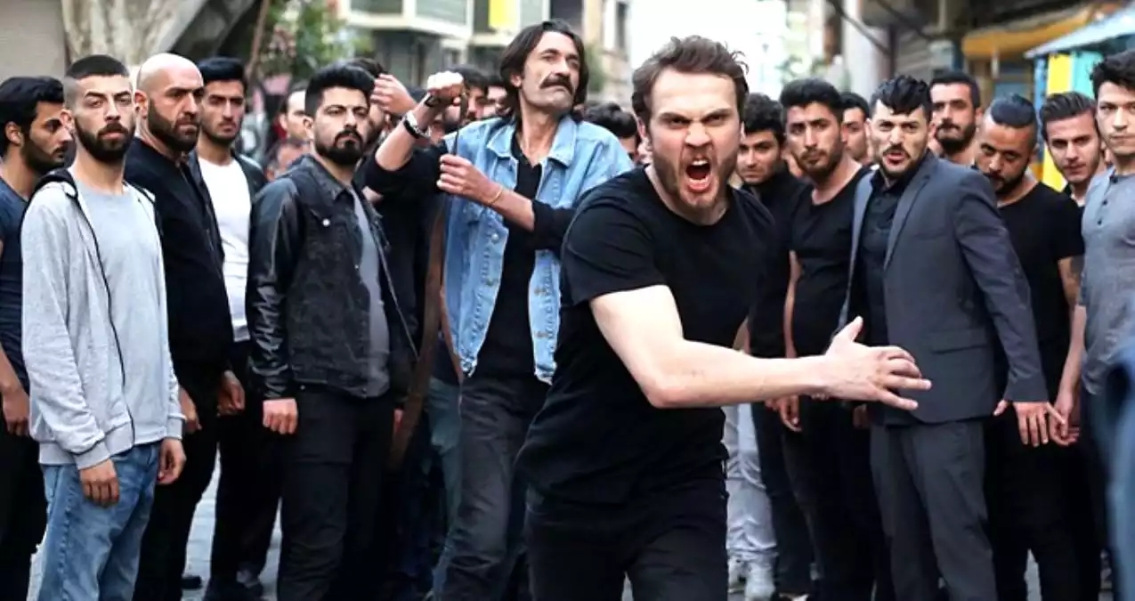 Çukur yeni bölüm bu akşam var mı, yok mu, neden yok? 4 Mayıs Show Tv yayın akışı ile Çukur yeni bölüm ne zaman yayınlanacak? İşte detaylar...