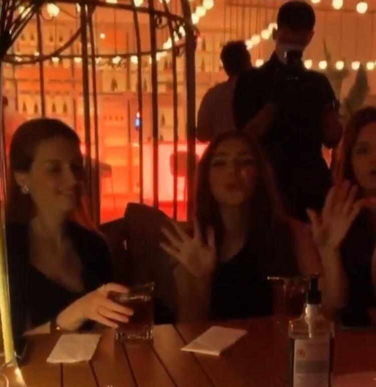 Son dakika haberi: Corona virüs dinlemediler gece kulübünde doyasıya eğlendiler! Sosyal mesafeyi hiçe saydılar...