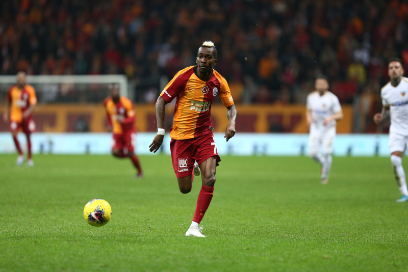 Galatasaray’ın eli kolu bağlı! Transfer çıkmaza girdi...