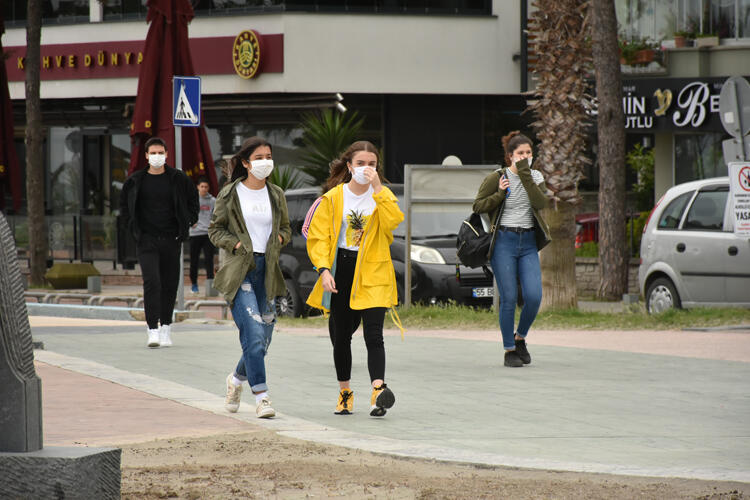 18 yaş altı sokağa çıkma yasağı kalktı mı, genelge yayınlandı mı? 18 yaş altı ne zaman dışarı çıkacak, seyahat edebilir mi?