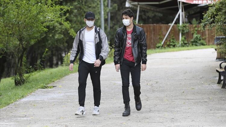 18 yaş altı sokağa çıkma yasağı kalktı mı, genelge yayınlandı mı? 18 yaş altı ne zaman dışarı çıkacak, seyahat edebilir mi?