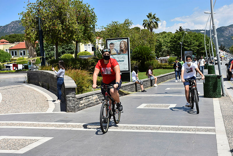 18 yaş altı sokağa çıkma yasağı ne zaman bitiyor, tarih belli oldu mu? 18 yaş gençler ve çocuklar ne zaman sokağa çıkabilecek, seyahat edebilir mi?