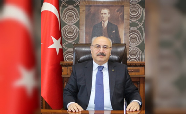 Yavuz Selim Köşger kimdir? Yeni İzmir Valisi Yavuz Selim Köşger kaç yaşında, nereli, hangi görevlerde bulundu?