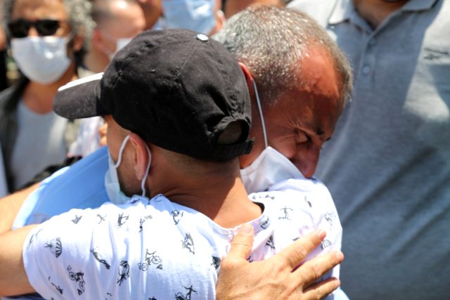 Son dakika: Böyle veda etti! Binanın önüne akın ettiler, gözyaşları sel oldu...