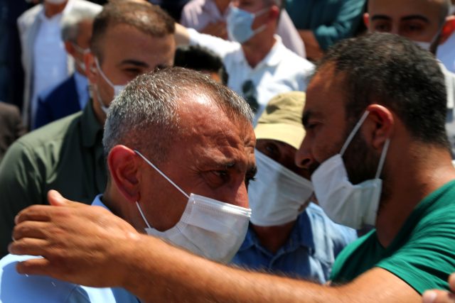 Son dakika: Böyle veda etti! Binanın önüne akın ettiler, gözyaşları sel oldu...