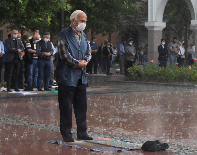Son dakika: Cuma hutbesinde dikkat çeken Ayasofya mesajı! Diyanet İşleri Başkanı Sultanahmet Camisi’nde okudu...