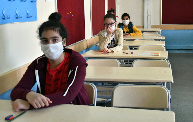 MEB DUYURDU! LGS sayısal soru ve cevapları yayınlandı! 2020  Matematik ve Fen Bilimleri oturumu LGS soruları ve cevap anahtarı