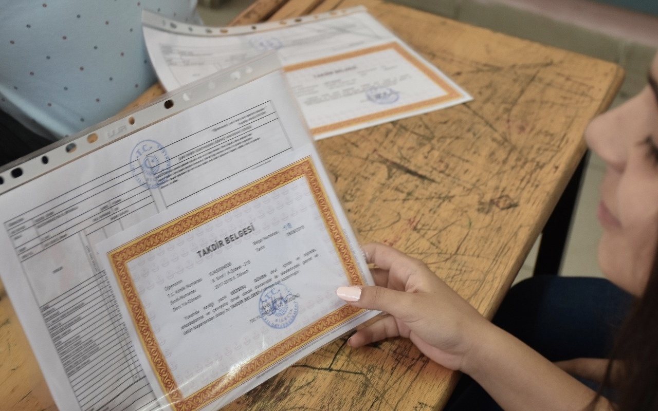 E Okul VBS giriş ile karne notu sorgulama: E Okul Veli Bilgilendirme Sistemi VBS ile ilkokul, ortaokul, lise karne notları sorgulama