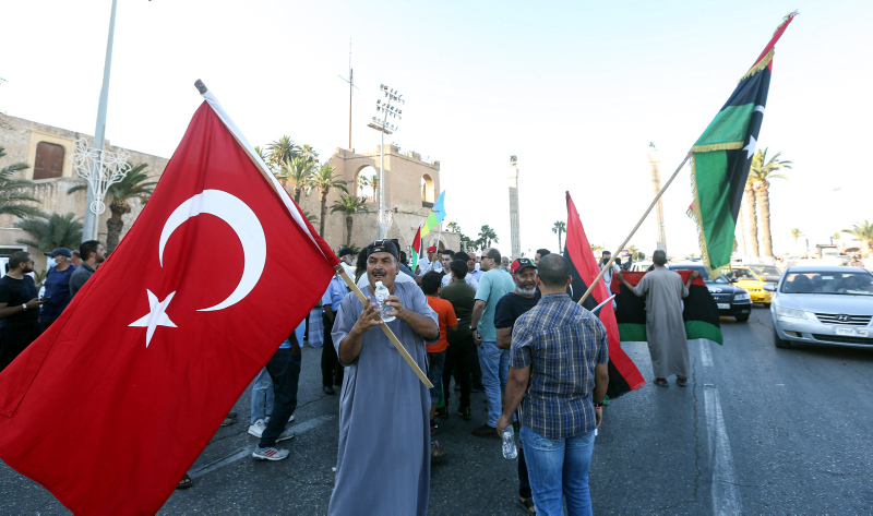Libya'nın başkenti Trablus'ta, Sisi'ye karşı Libya ve Türk bayraklı gösteri