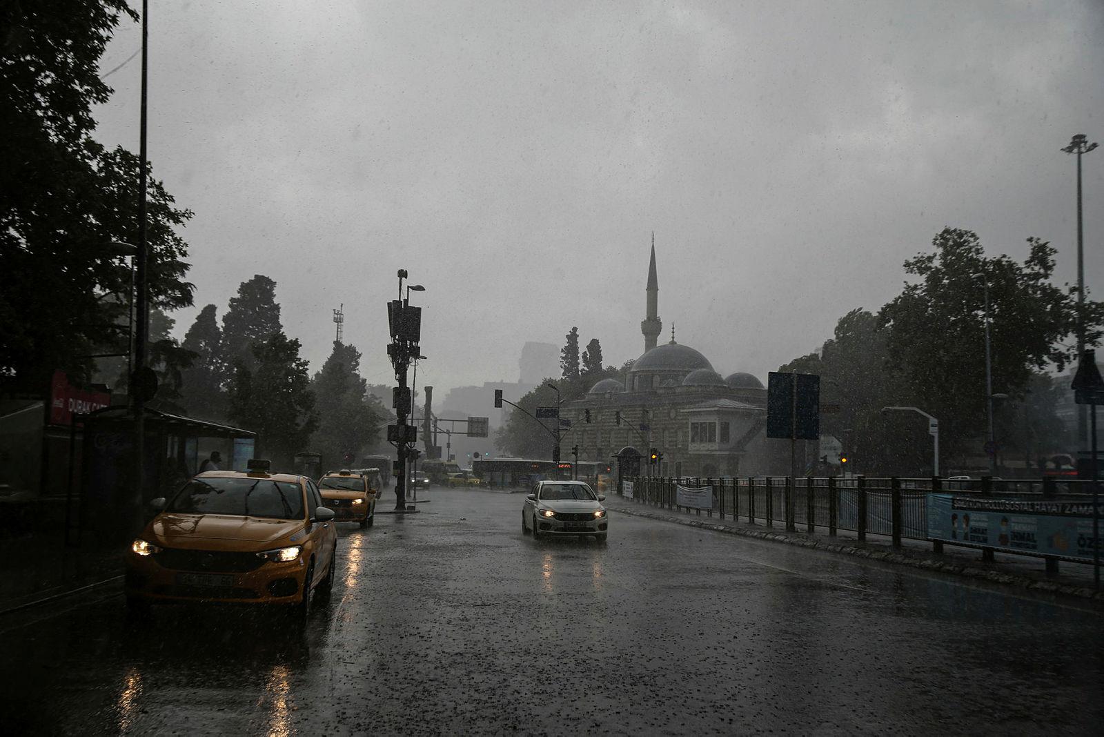 Meteoroloji uyarmıştı! Süper hücre yağışı nedir?