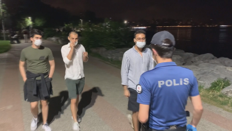 Moda sahilinde yine aynı görüntü! Coronayı hiçe sayanlara ceza yağdı