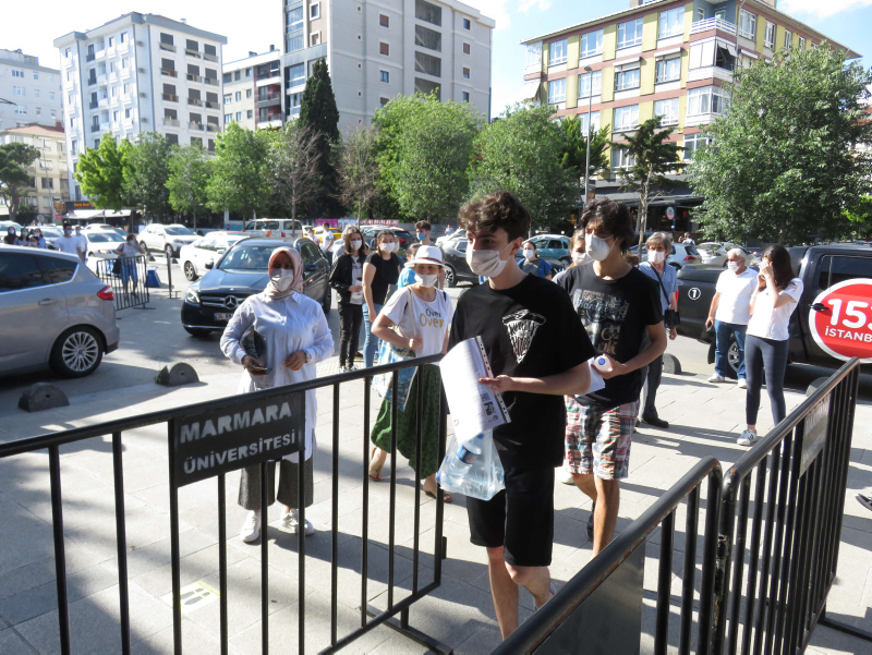 Son dakika: YKS’nin ilk oturumu TYT 81 ilde sona erdi! İşte tüm detaylar...