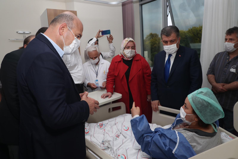 Bakanlar, fabrikadaki patlamada yaralanan çalışanları dinledi