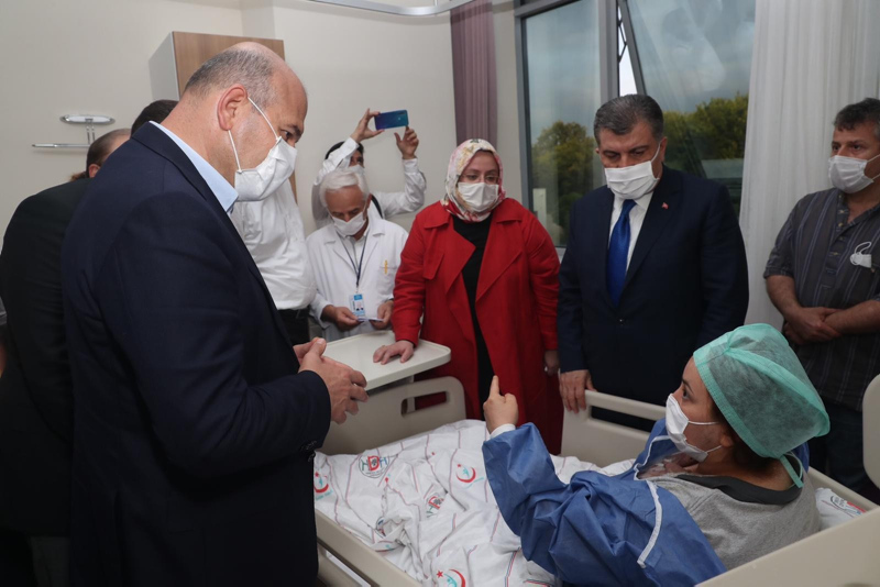 Bakanlar, fabrikadaki patlamada yaralanan çalışanları dinledi