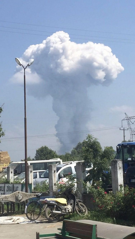 Son dakika: Sakarya'da havai fişek fabrikasında art arda patlamalar! Belediye Başkanı A Haber'de açıkladı: 150 çalışan var