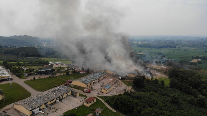 Son dakika: Sakarya’da havai fişek fabrikasında korkunç patlama! Çok sayıda ölü ve yaralı haberi geldi...