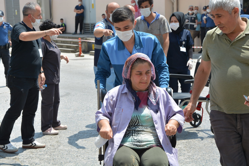 Son dakika: Sakarya’da havai fişek fabrikasında korkunç patlama! Çok sayıda ölü ve yaralı haberi geldi...