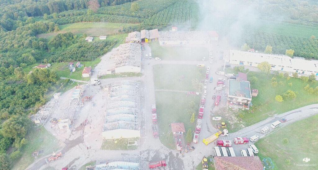 Son dakika: Sakarya’daki patlamanın ardından dehşete düşüren görüntü! Ortadan ikiye ayrıldı! Asıl faciaya ramak kalmış...
