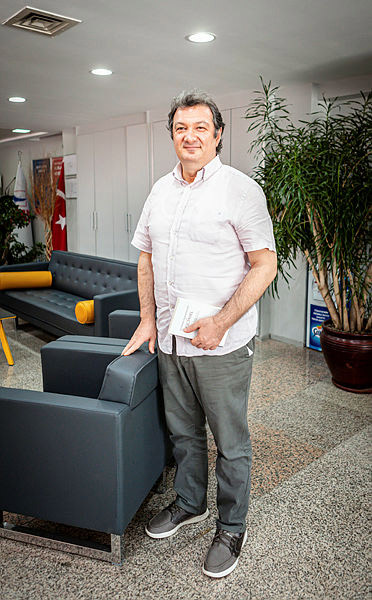 Öğretim Üyesi Ürolog Prof. Dr. Zeki Bayraktar: LGBT lobisi insanlığın geleceğini tehdit ediyor