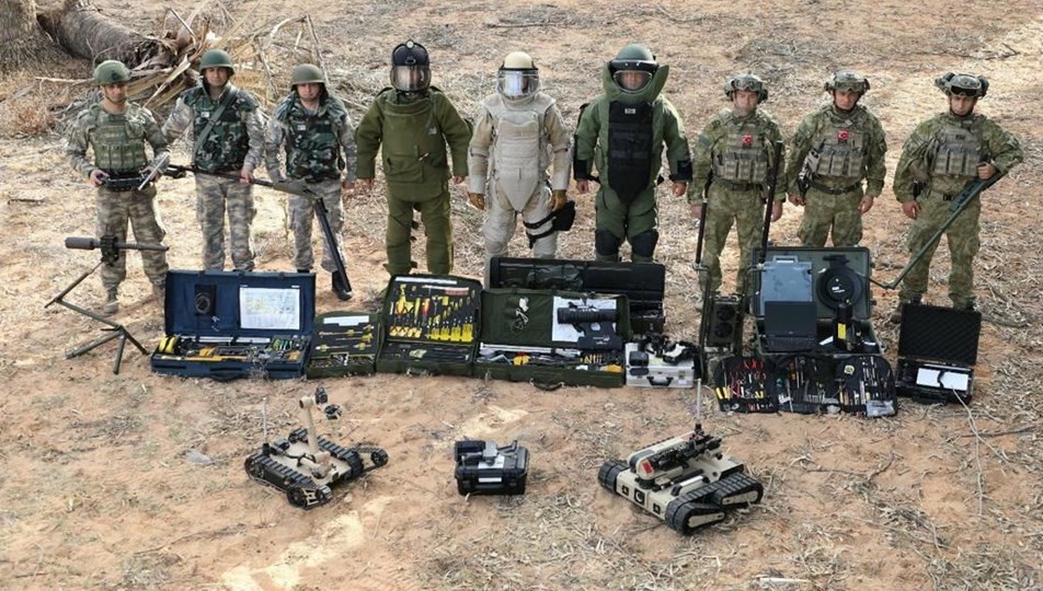 Libya ordusu Hafter milislerinin sivil yerleşimlere tuzakladığı mayınları sergiledi