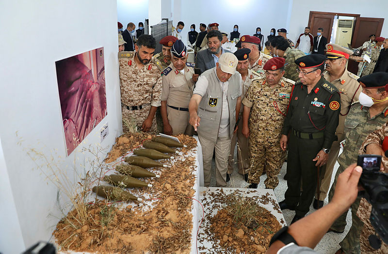 Libya ordusu Hafter milislerinin sivil yerleşimlere tuzakladığı mayınları sergiledi