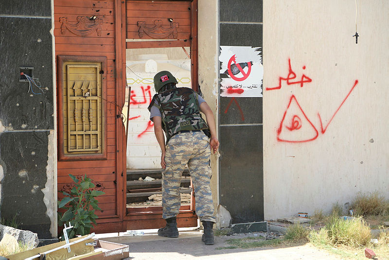 Libya ordusu Hafter milislerinin sivil yerleşimlere tuzakladığı mayınları sergiledi