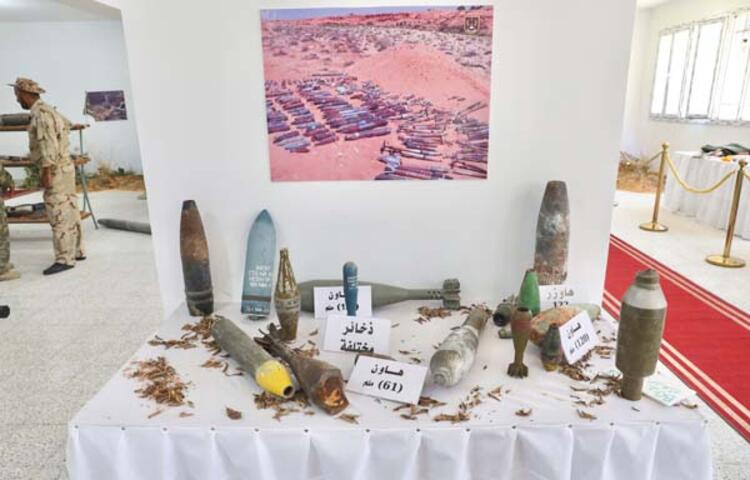 Libya ordusu Hafter milislerinin sivil yerleşimlere tuzakladığı mayınları sergiledi