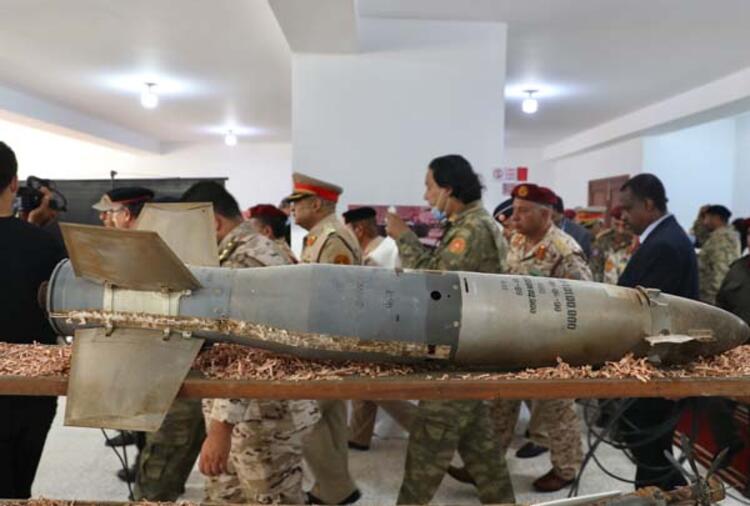 Libya ordusu Hafter milislerinin sivil yerleşimlere tuzakladığı mayınları sergiledi