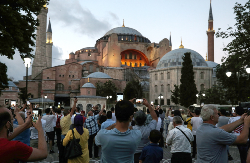 SON DAKİKA: Ayasofya anketinden çarpıcı sonuç! Kamuoyu araştırmaları CHP’yi yalanlıyor...