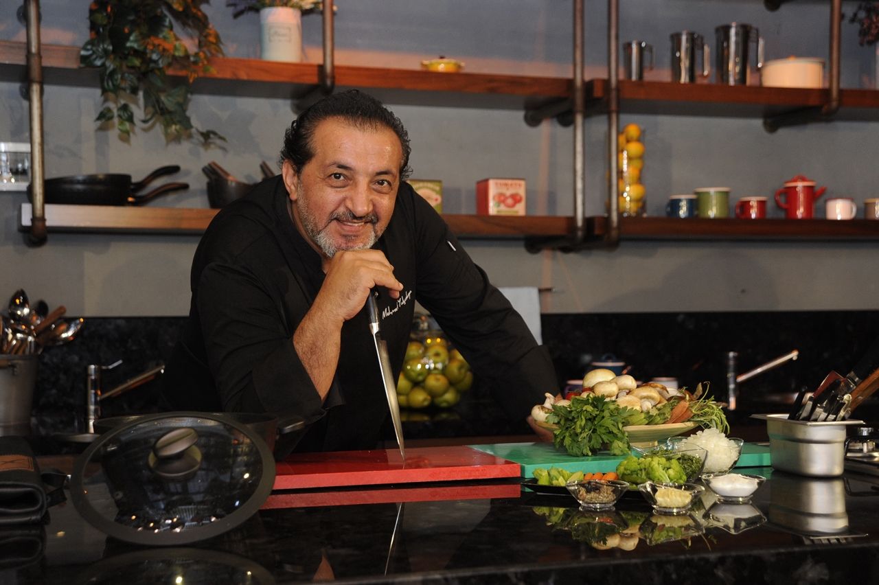Masterchef Mehmet Şef’in parmakları yok mu, eline ne oldu? Mehmet Yalçınkaya’nın parmakları neden yok?