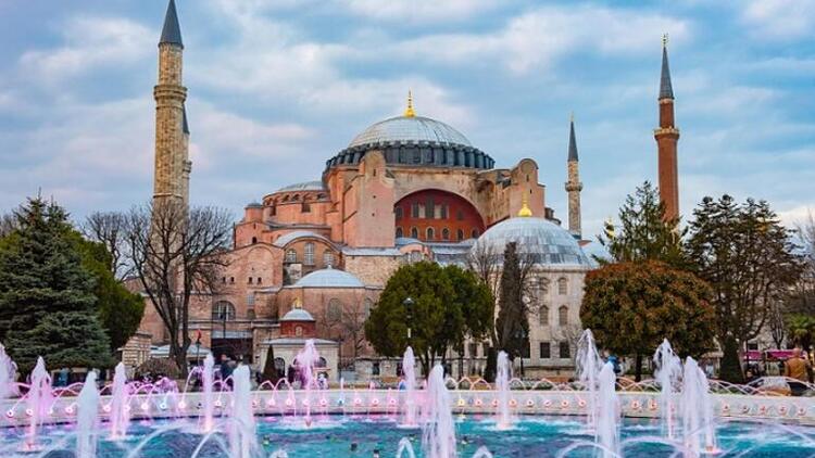 Alman papazdan Papa Franciscus’e flaş Ayasofya eleştirisi!